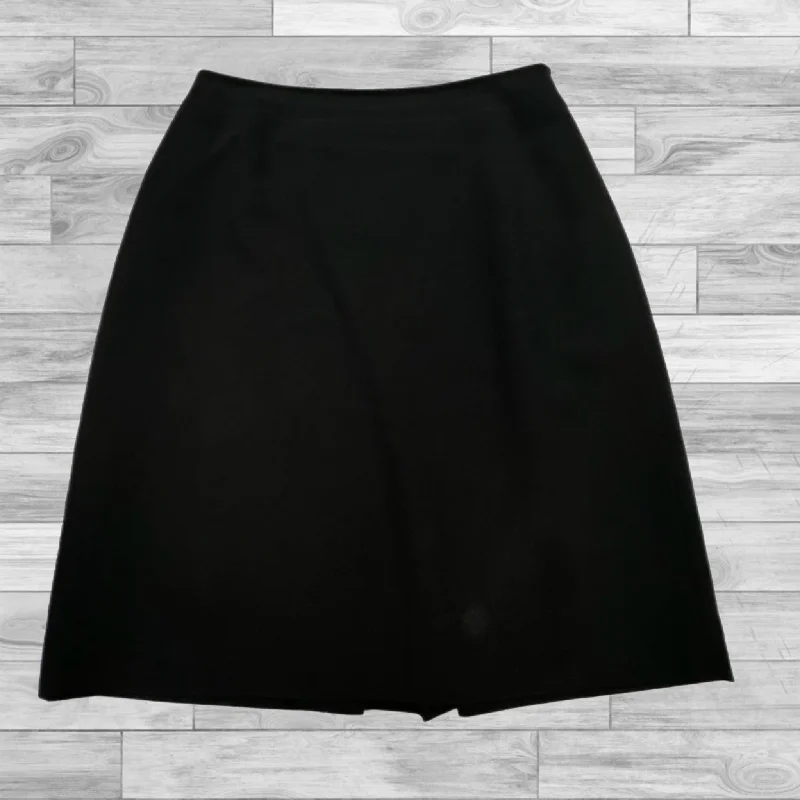 Cozy Lifestyle Skirt Mini & Short By Ann Taylor In Black, Size: 10