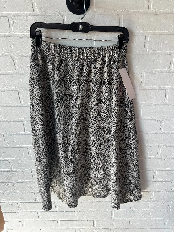 Versatile Casuals Skirt Midi By Zara In Grey, Size: 8