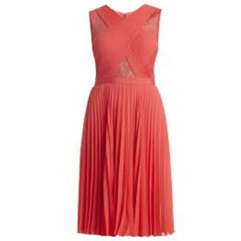 Cozy Fitting Abbie Sleeveless Pleated Contrast-Lace Dress