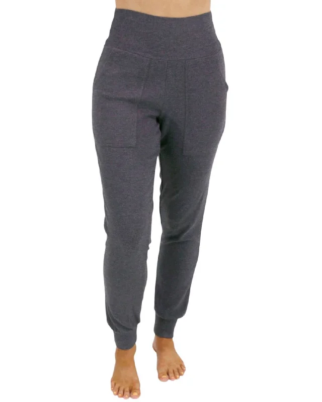 Easy-to-Wear Essential Ribbed Jogger Pants In Charcoal