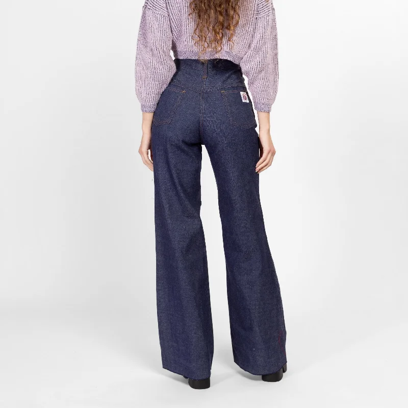 Soft Comfort 30x34 70s High Waisted Dark Wash Flared Jeans