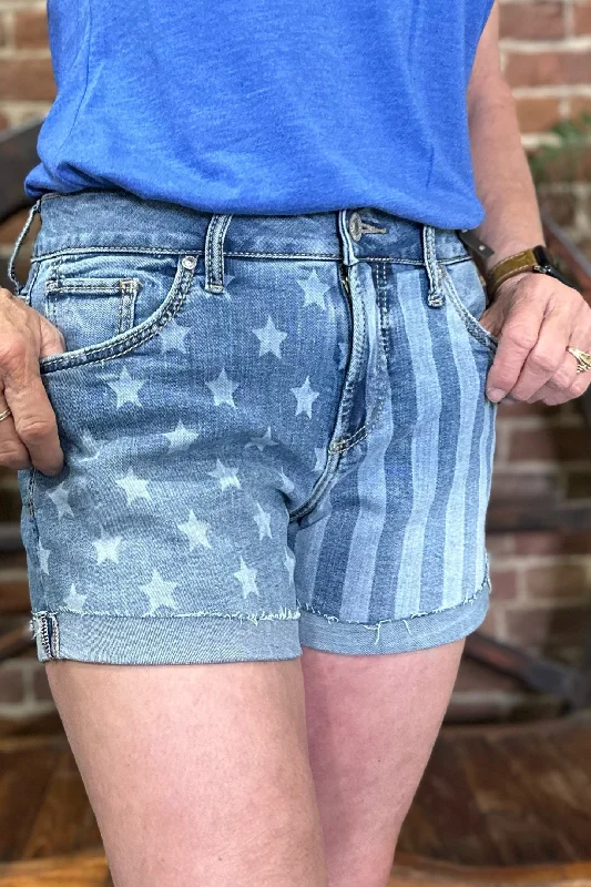 Chic Outfits Americana Boyfriend Shorts by Silver Jeans