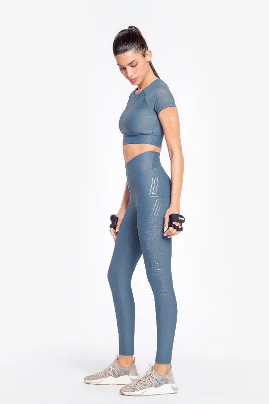Soft Fabric Looks Holographic L! Legging