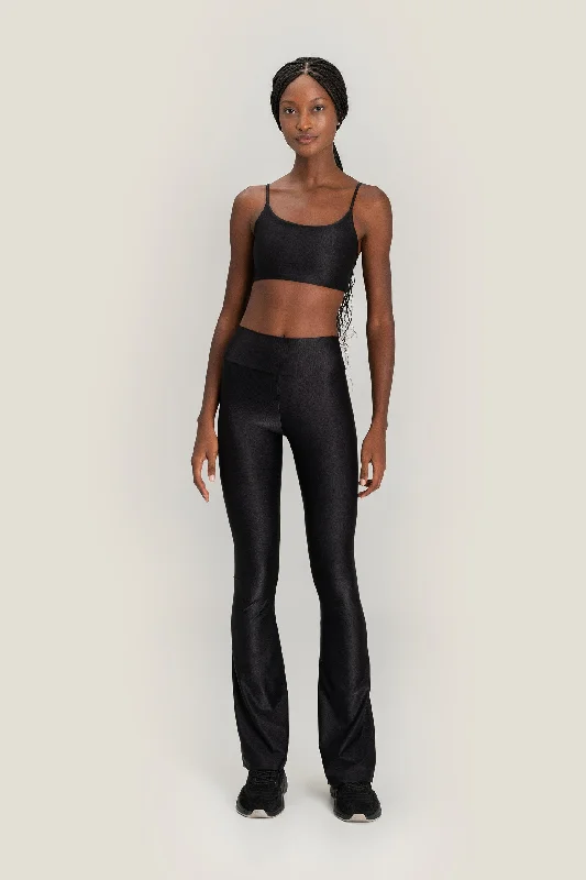 Timeless Outfits Essential Flare Pants