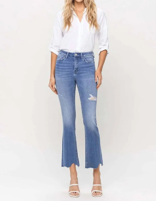 Everyday Outfits Scalloped Hem High Rise Kick Crop Flare Jeans In Light Wash