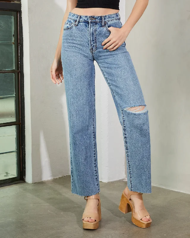 Comfortable Fitwear Woolridge High Rise Straight Leg Jeans