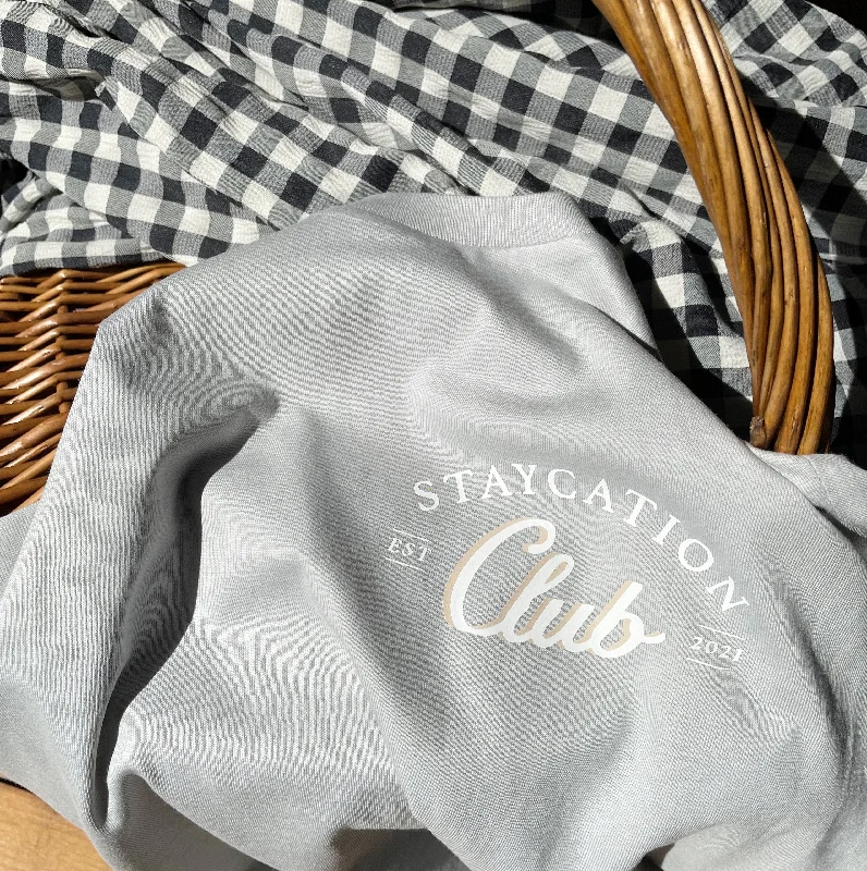 Everyday Outfits Staycation Club - Unisex Fit T-Shirt