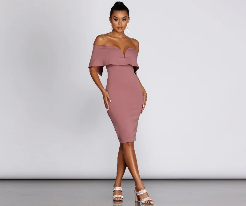 Easy-to-Wear Outfit On Stylish Ponte Midi Dress