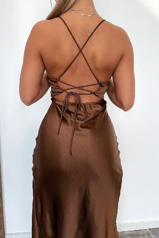 Elegant Fit Zafari Midi Dress - Brown