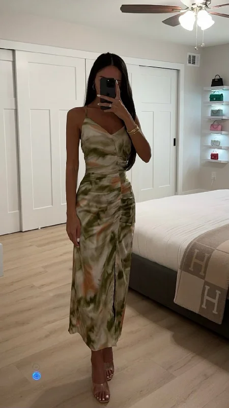 Cozy Footwear SCOOP NECK PRINTED MIDI DRESS