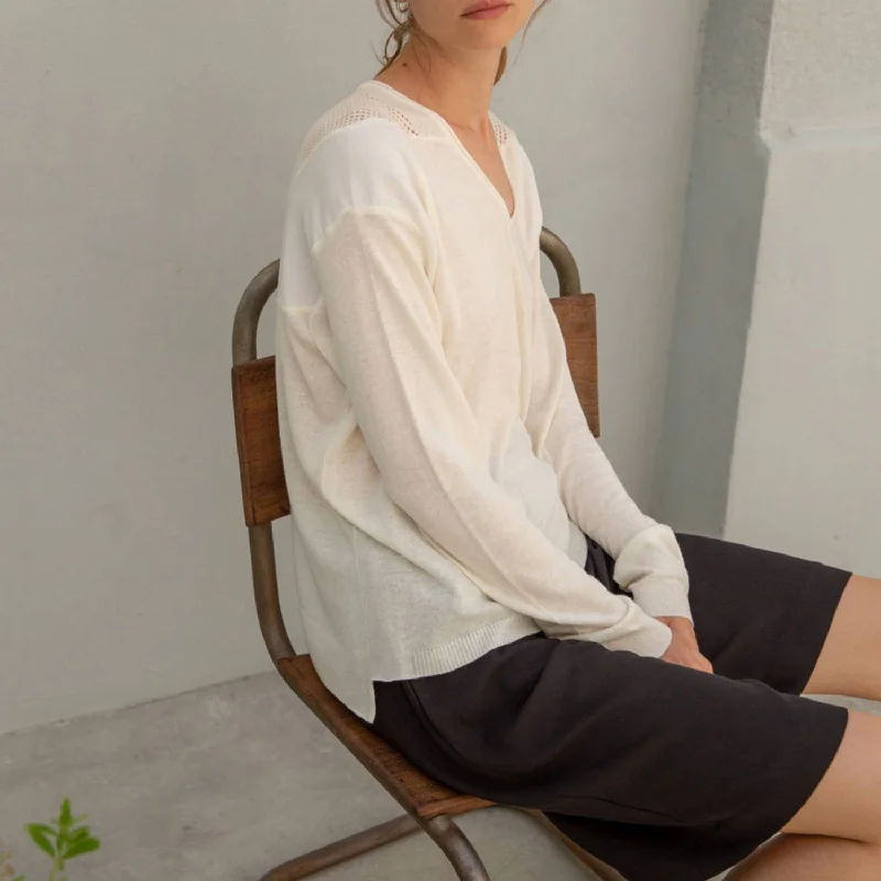 Chic Outfits Lightweight Knit Combined Pullover Sweater In Cream