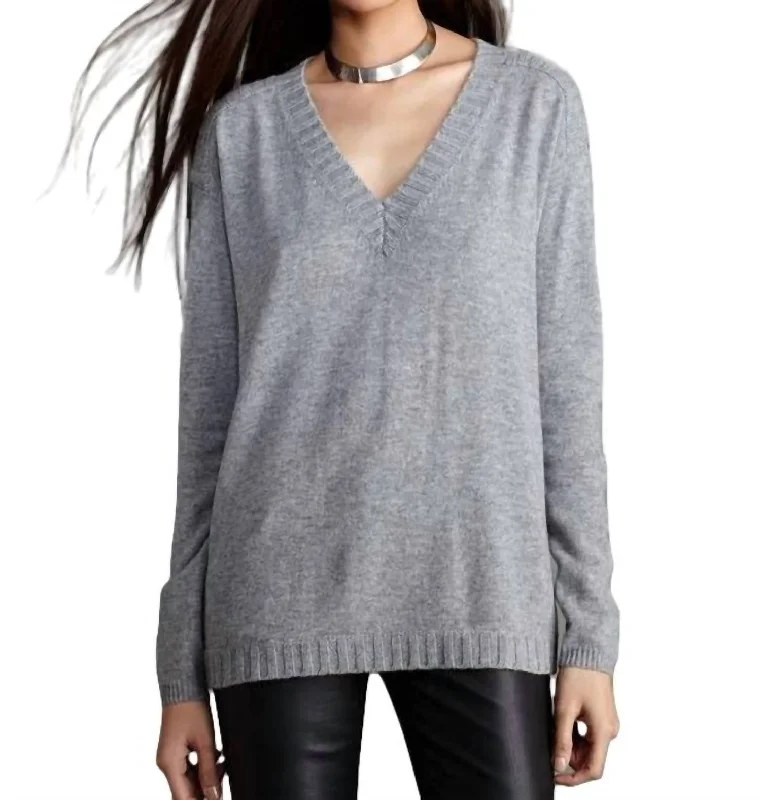 Comfortable Chic Luxe T-Back Vee Sweater In Grey/black