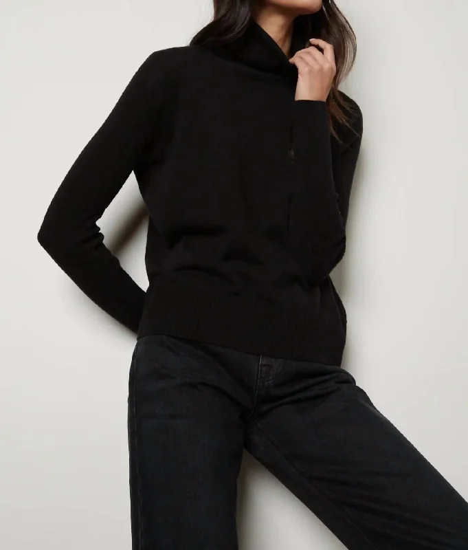 Soft Tops Turtleneck Sweater In Black