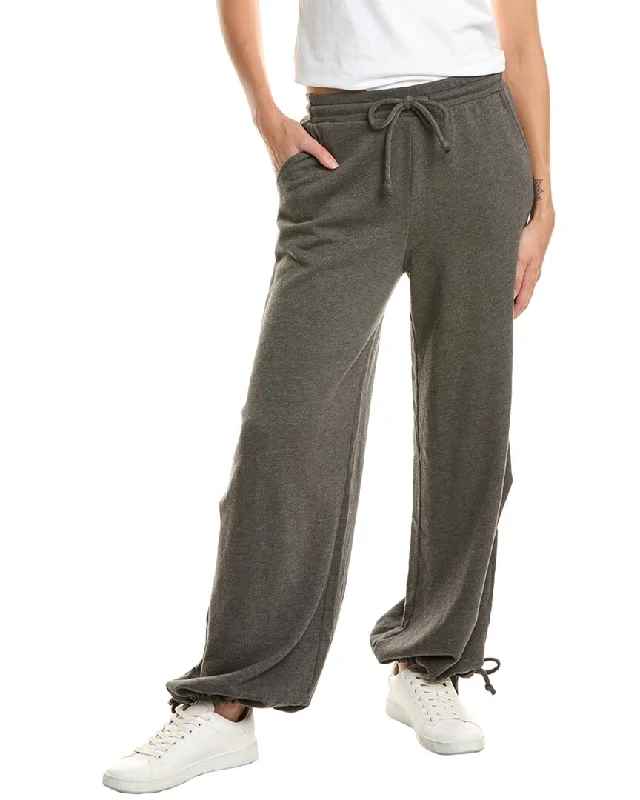 Effortless Outfits Project Social T On The Rise Parachute Pant