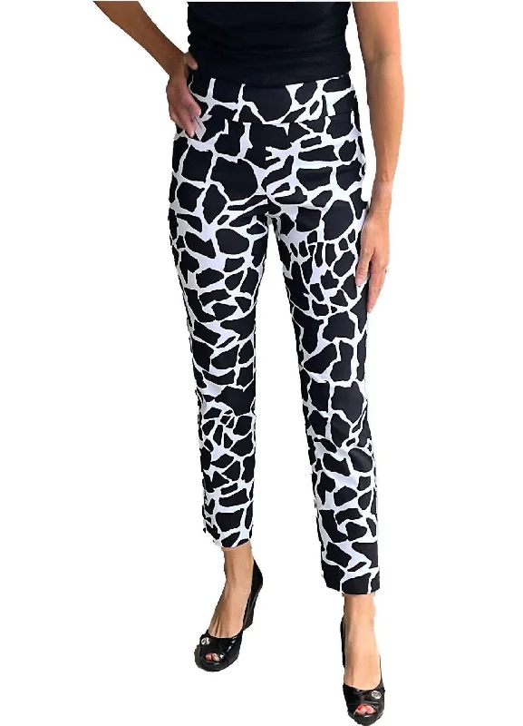 Relaxed Fashion Rocks Pull On Pant In Black/white
